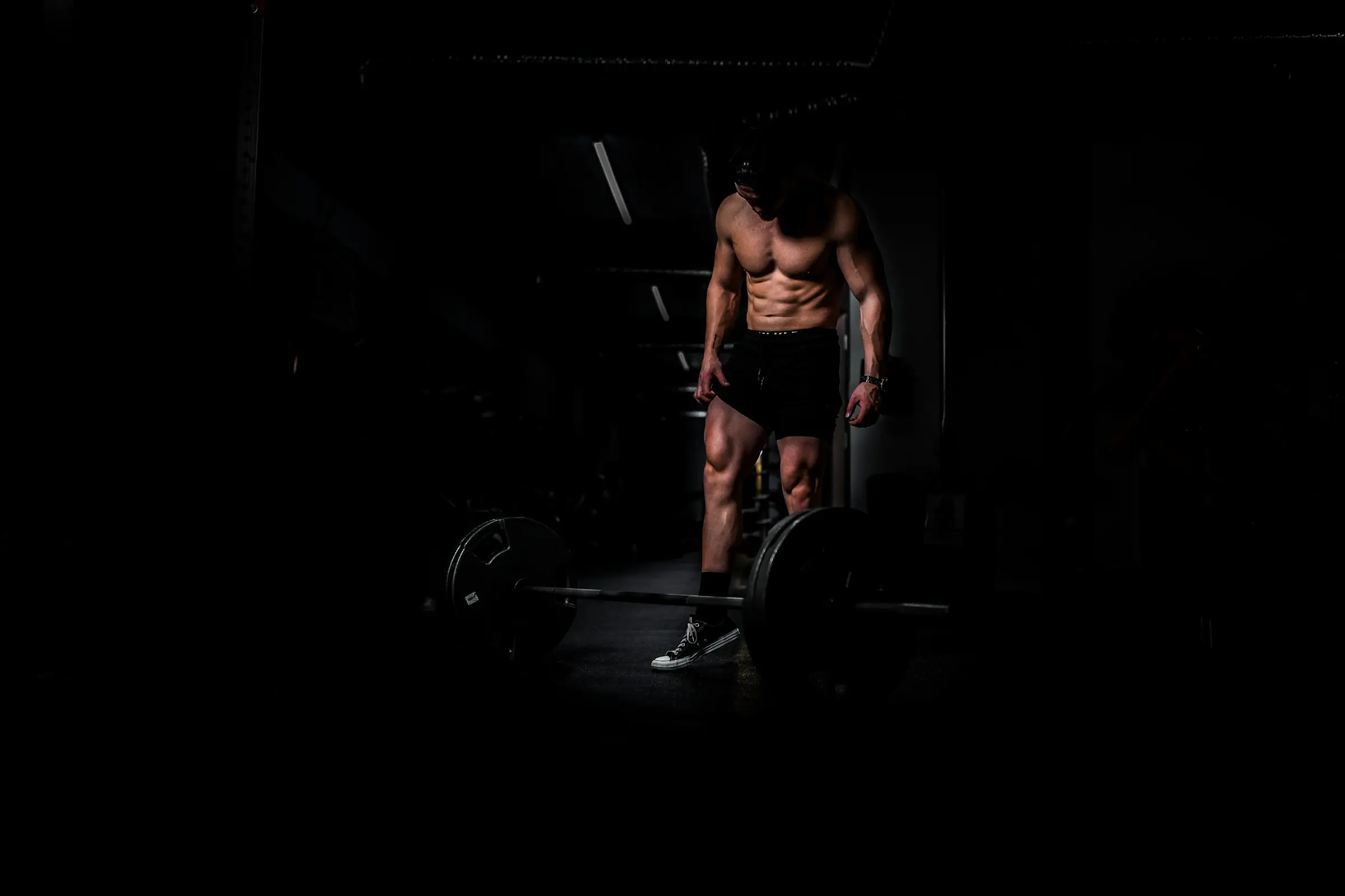 Persona entrenando, con luz natural